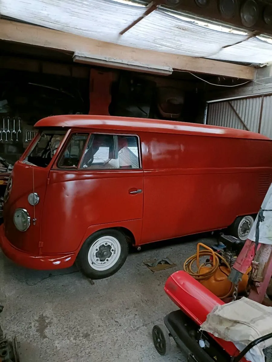 1964 vw splitscreen and 1968 rat - Image 1