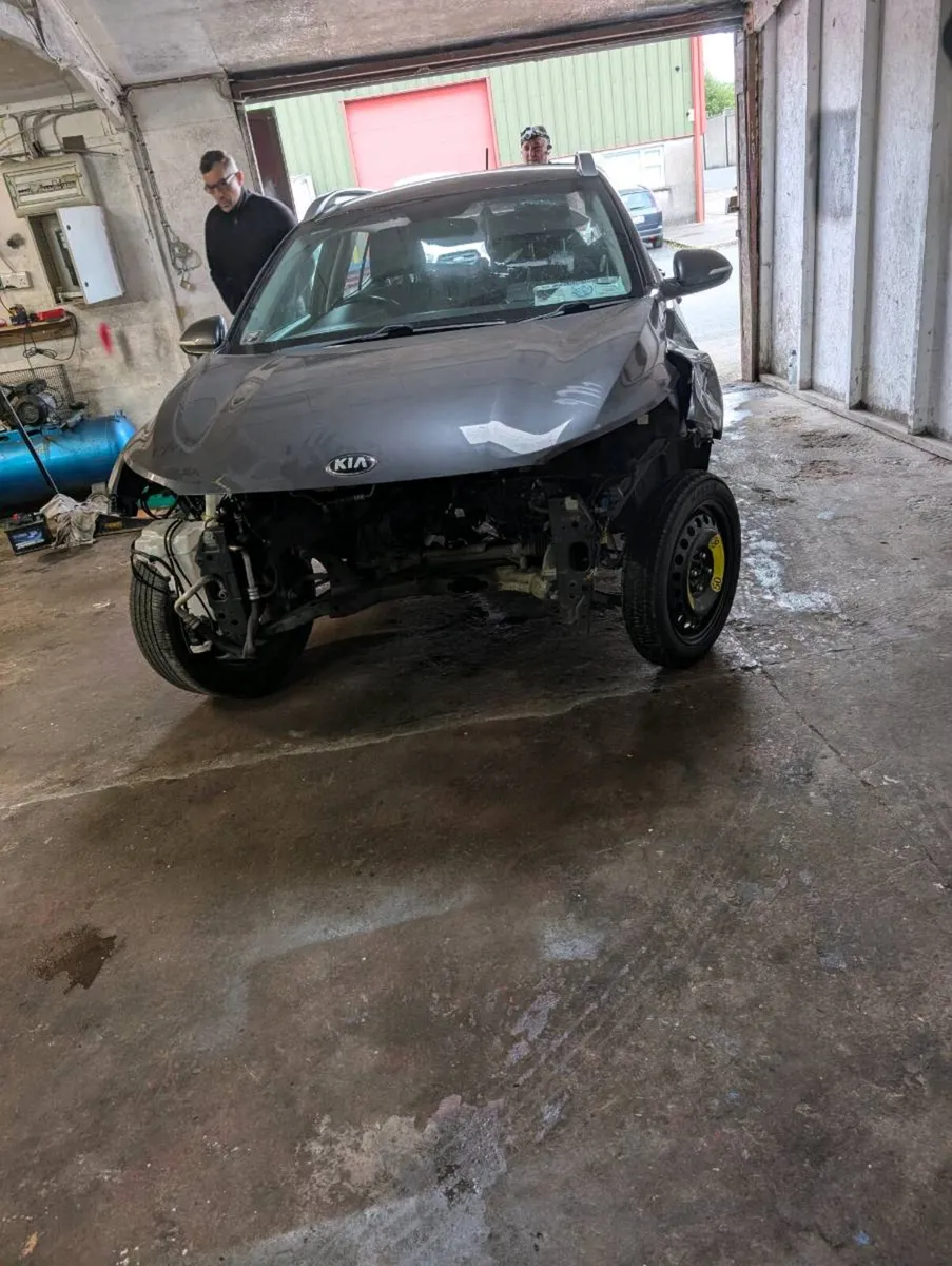 Kia stonic crdi 1.6 diesel - Image 2