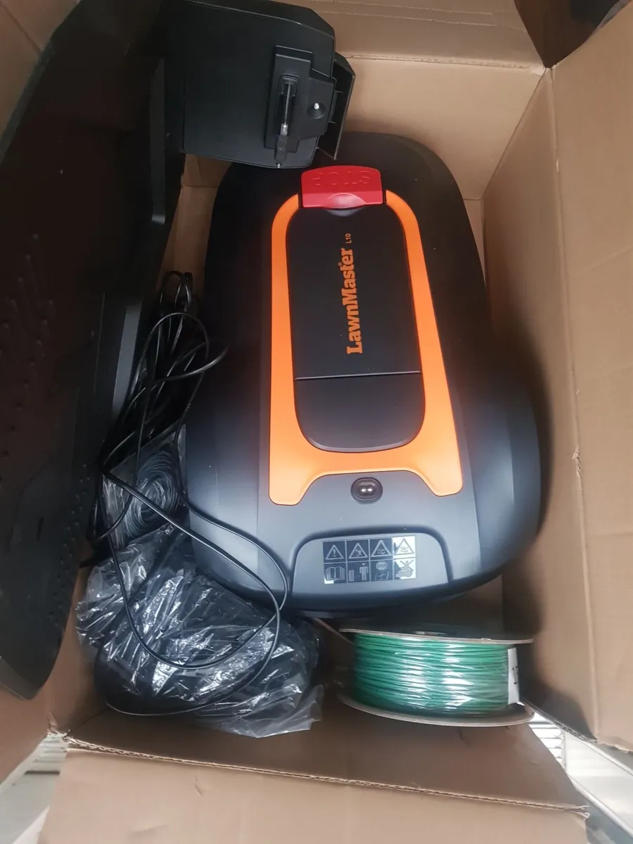 Robot lawnmower - Image 2
