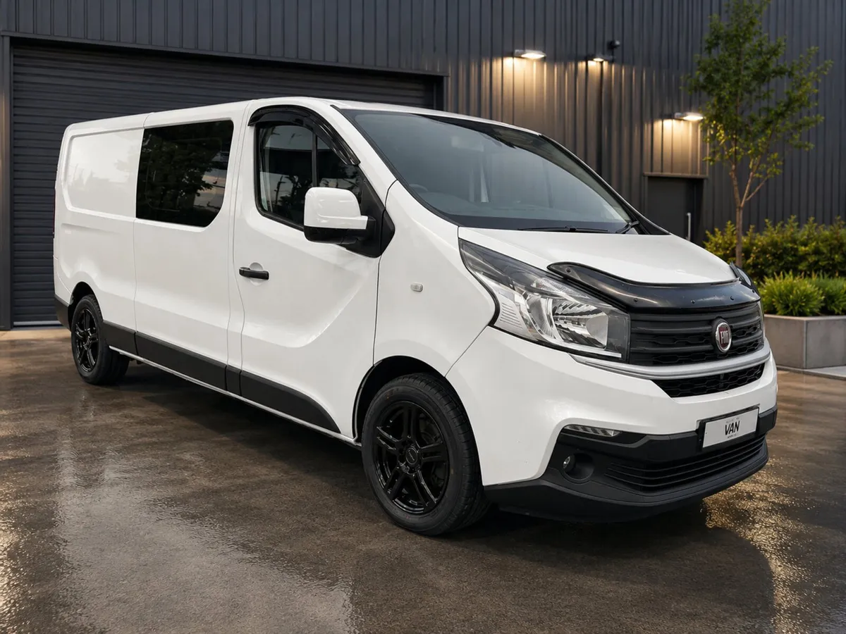 ABSOLUTELY STUNNING 2019 CREW CAB TOP SPEC