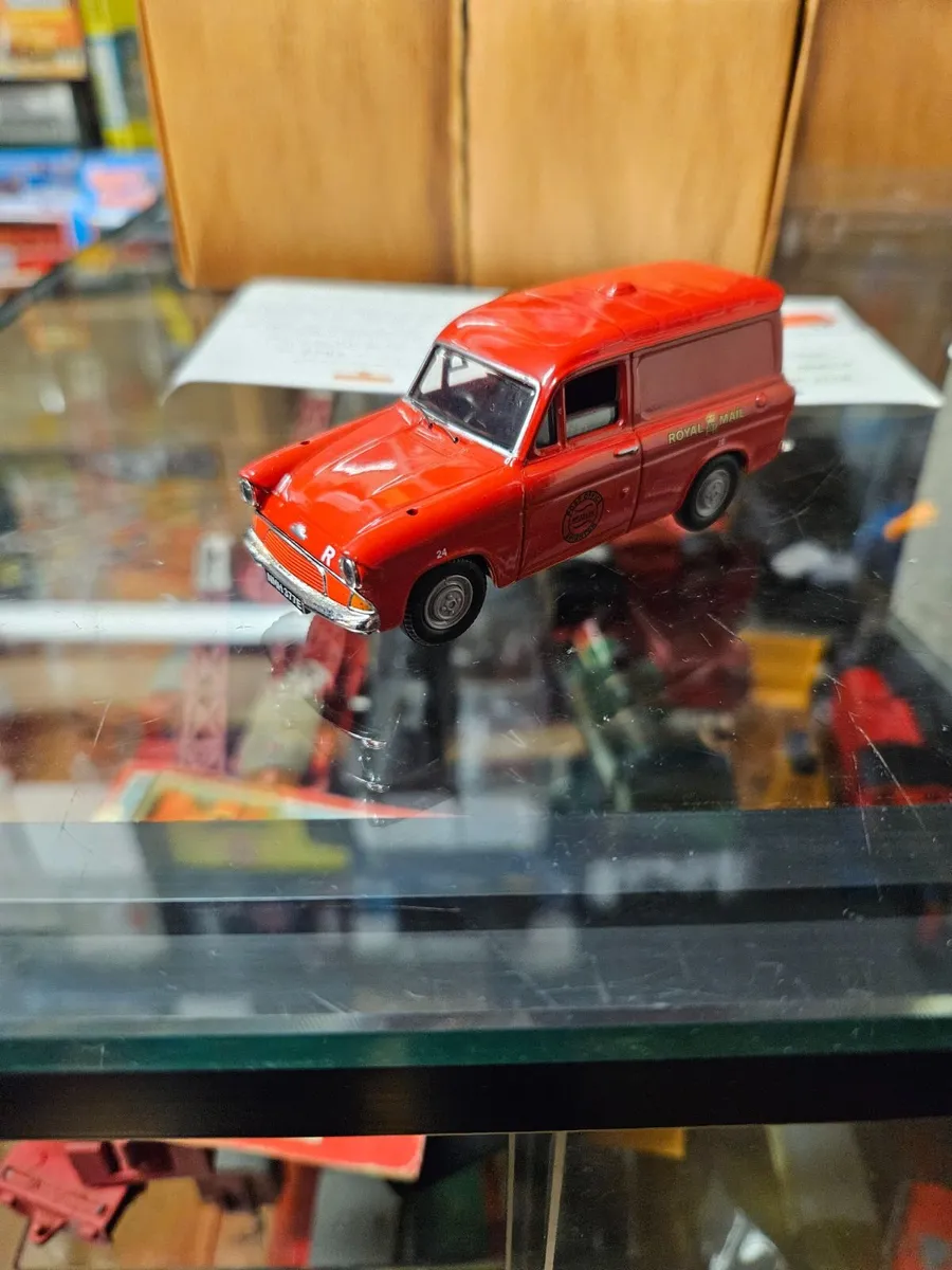 Corgi Royal Mail Ford Anglia - Image 4