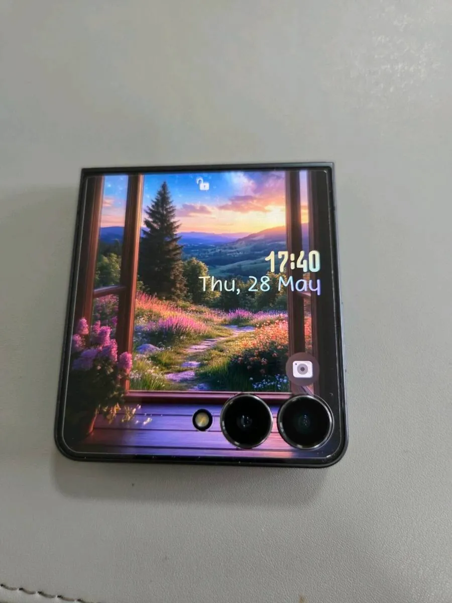 Samsung zFlip 7 - Image 4
