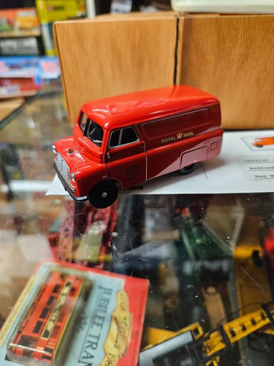 Corgi Royal Mail Van - Image 3