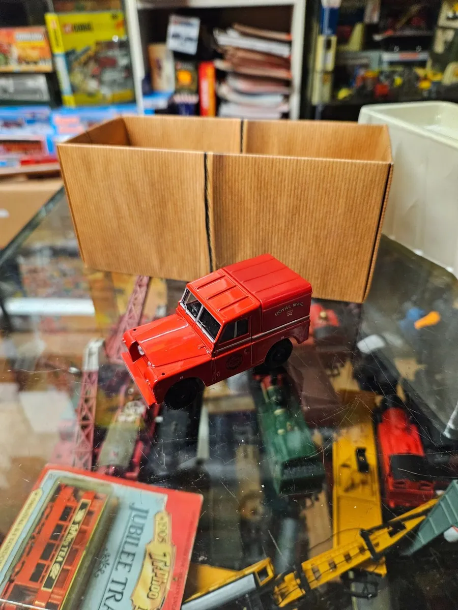 Corgi Royal Mail Landrover - Image 3
