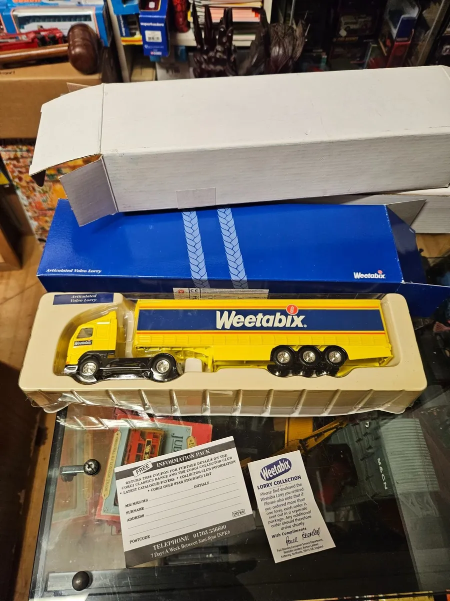 Corgi Weetabix Volvo Truck - Image 4