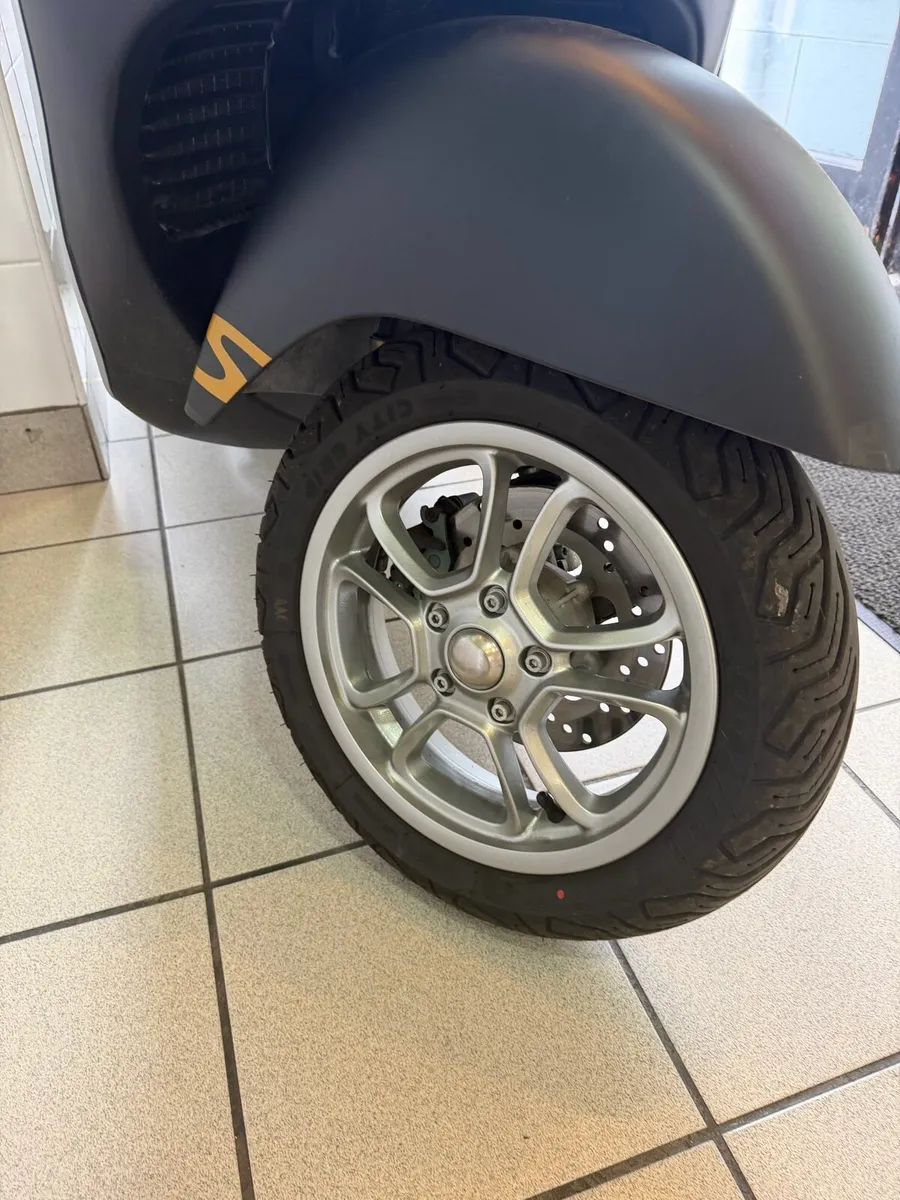 Vespa - Image 4