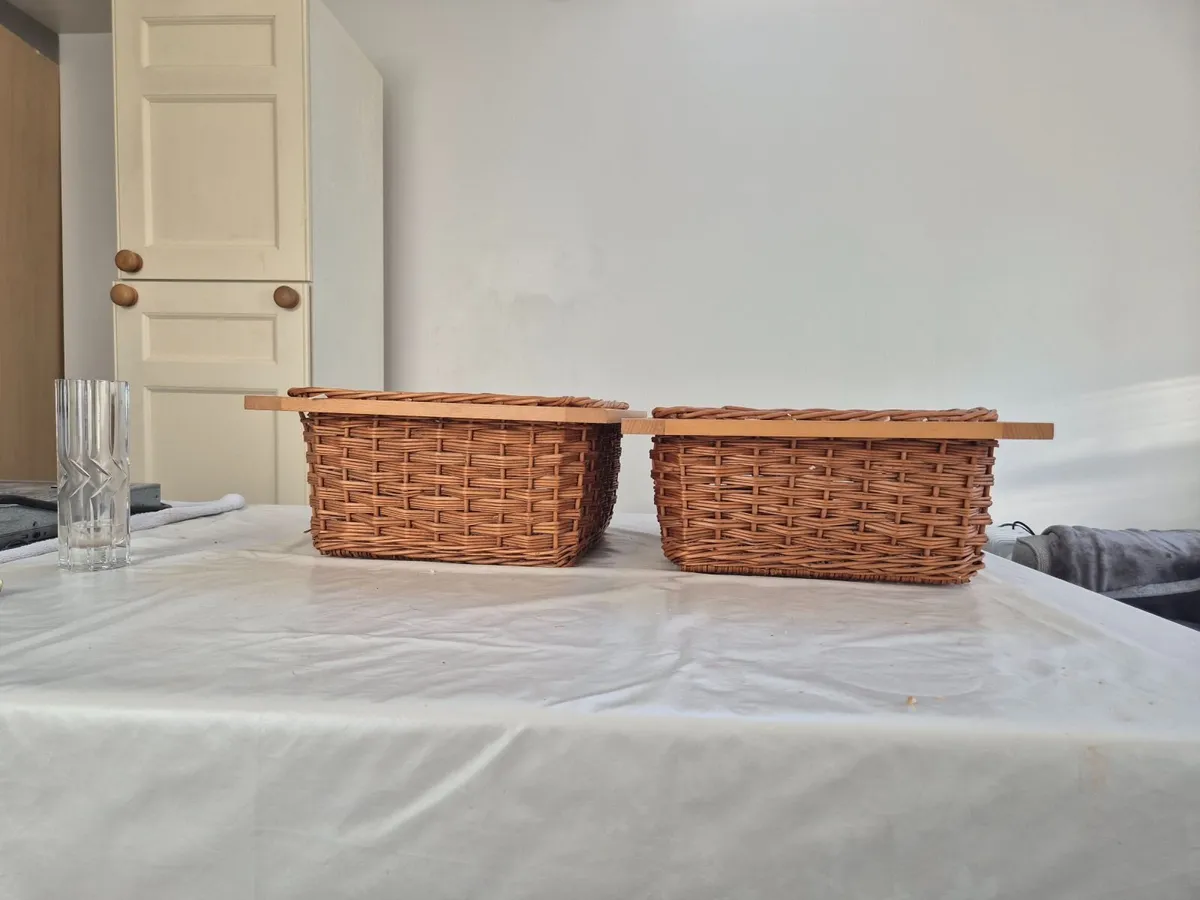 2 Wicker baskets. - Image 2