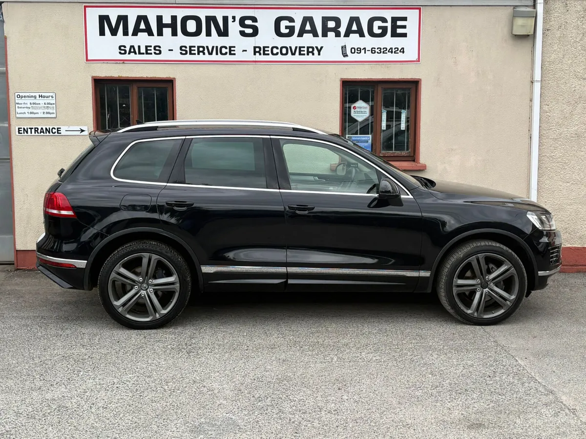 VW TOUAREG R LINE 3L D V6 AUTO CREW CAB PLUS VAT - Image 2