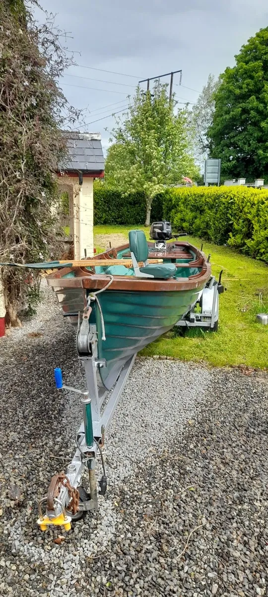 Lake fishing boat - Image 3