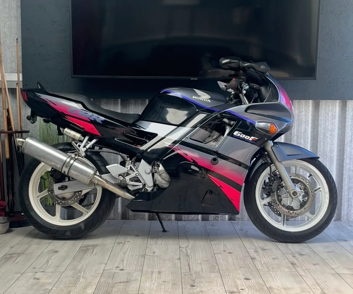 CBR 600 F2 - Image 1