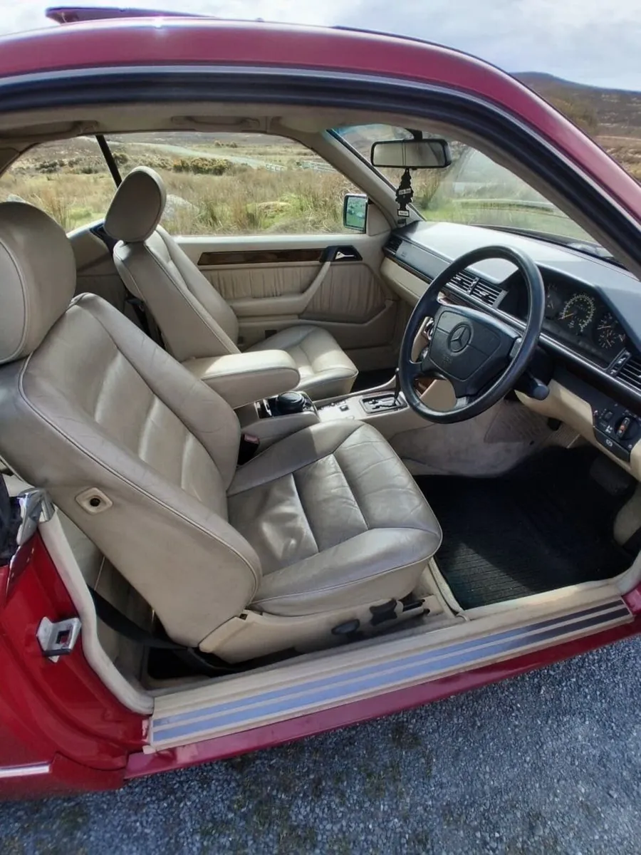 Mercedes-Benz E-Class 1995 - Image 1