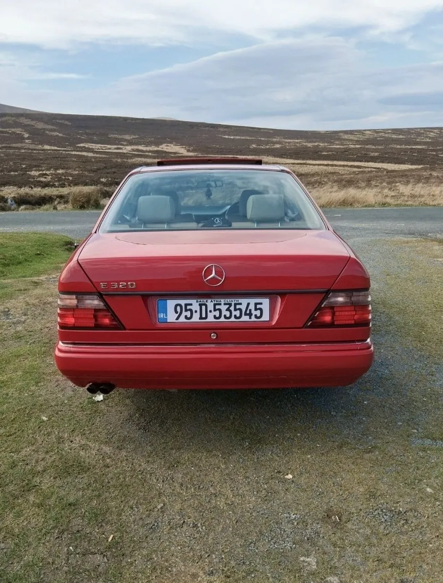 Mercedes-Benz E-Class 1995 - Image 4