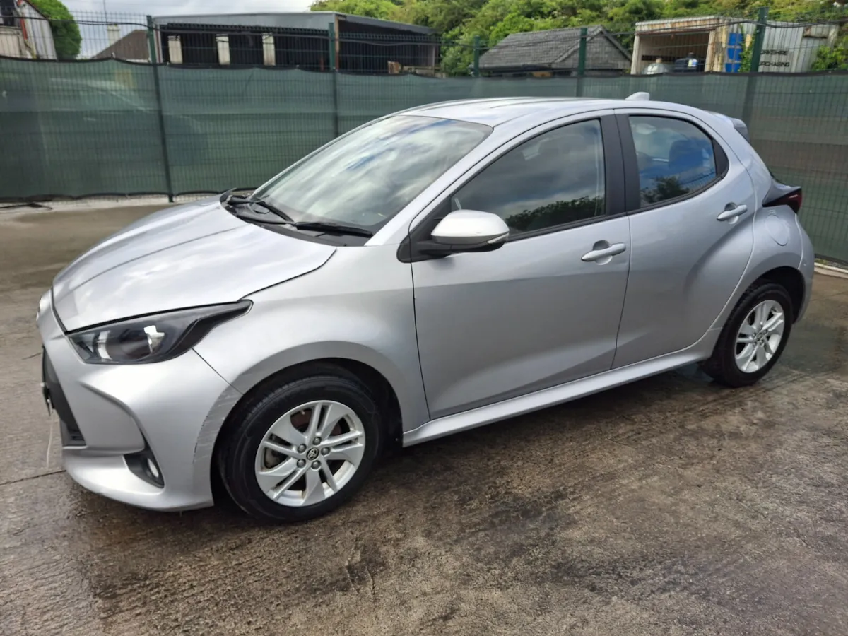 231 Toyota Yaris  Hybrid   Automatic - Image 1