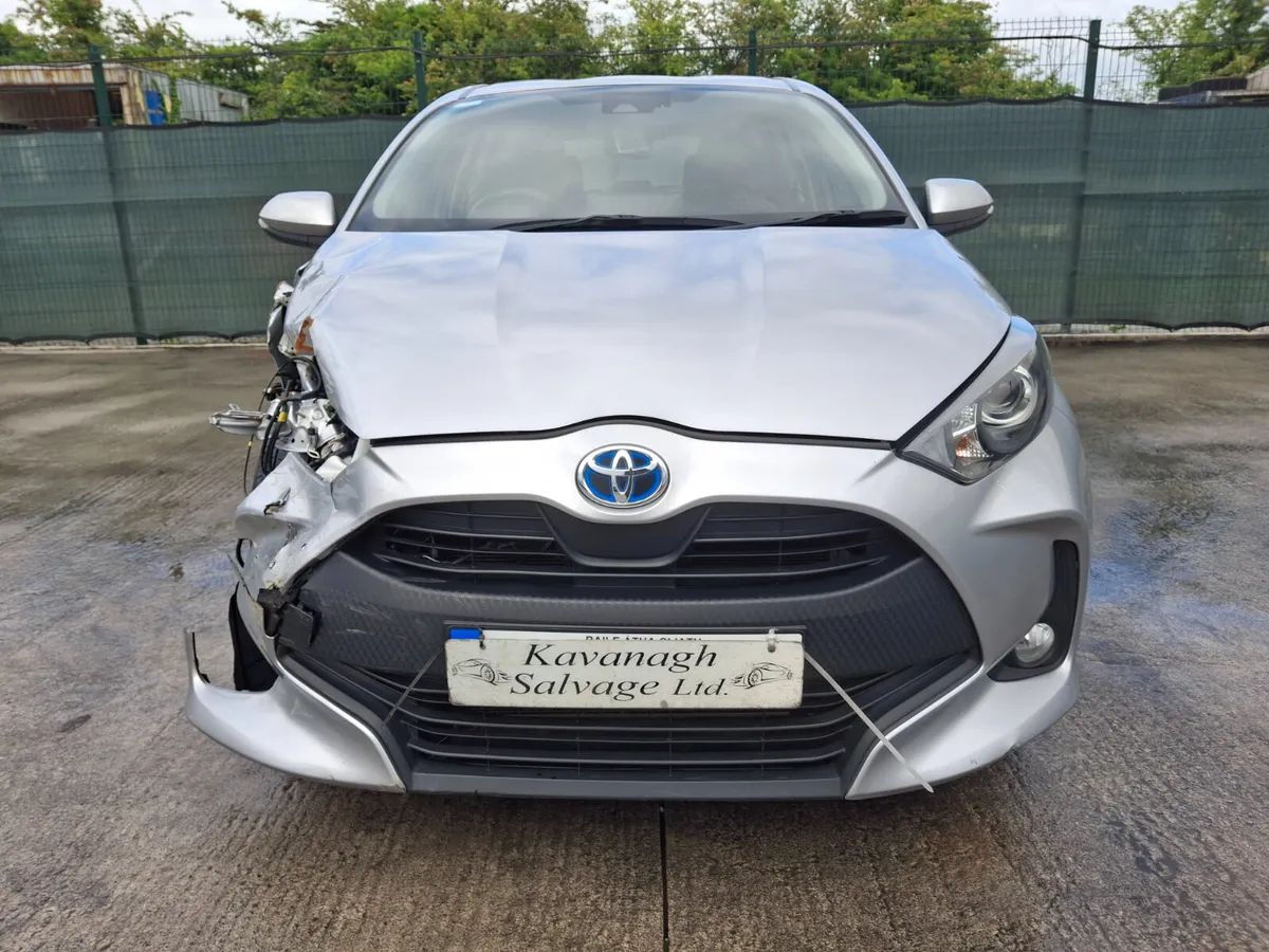 231 Toyota Yaris  Hybrid   Automatic - Image 4