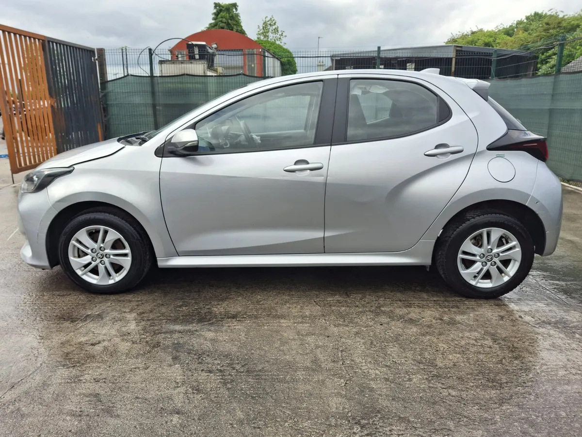 231 Toyota Yaris  Hybrid   Automatic - Image 2