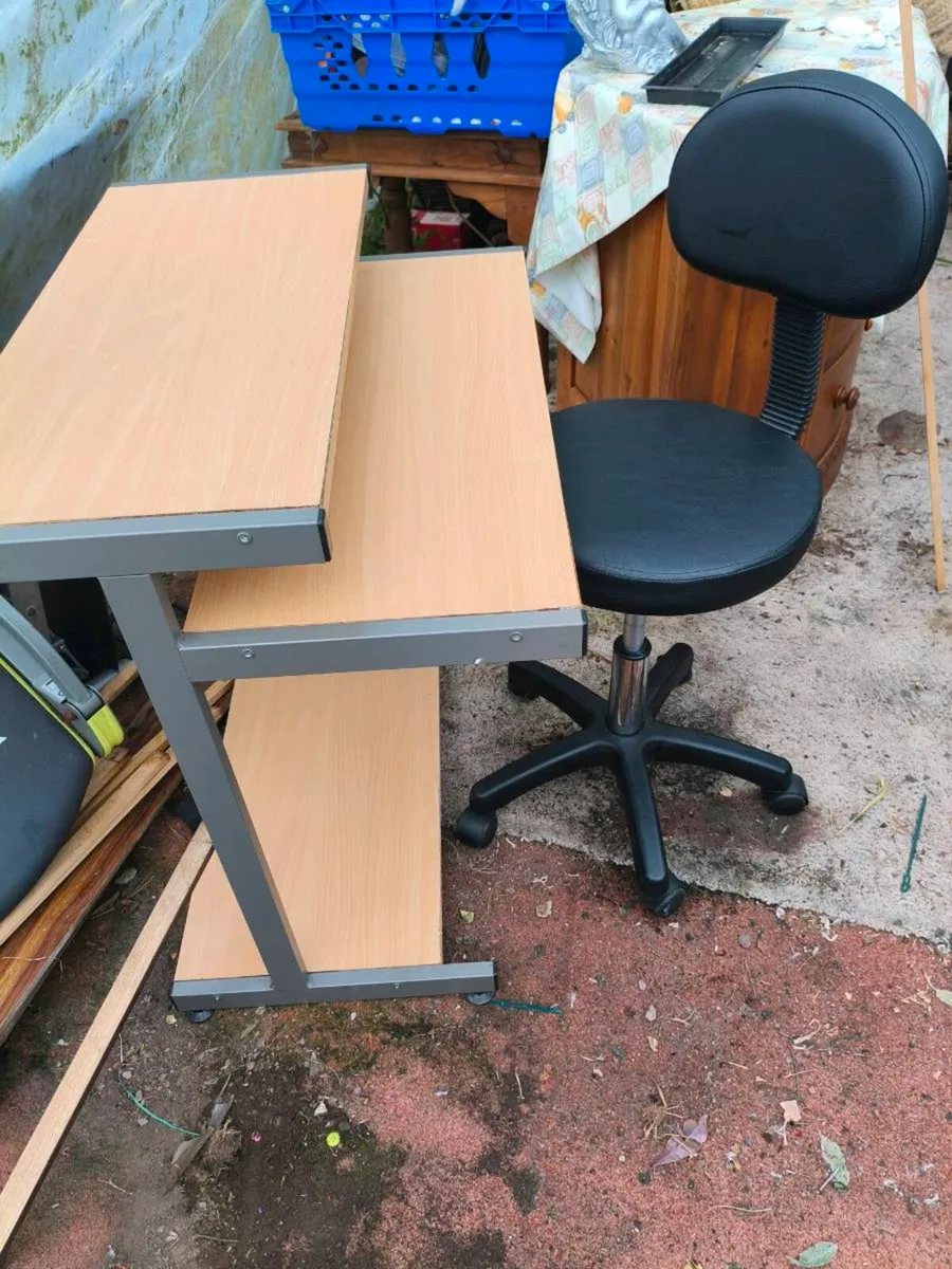 New chair,desk , lovely size for kids study 25 Eur - Image 1