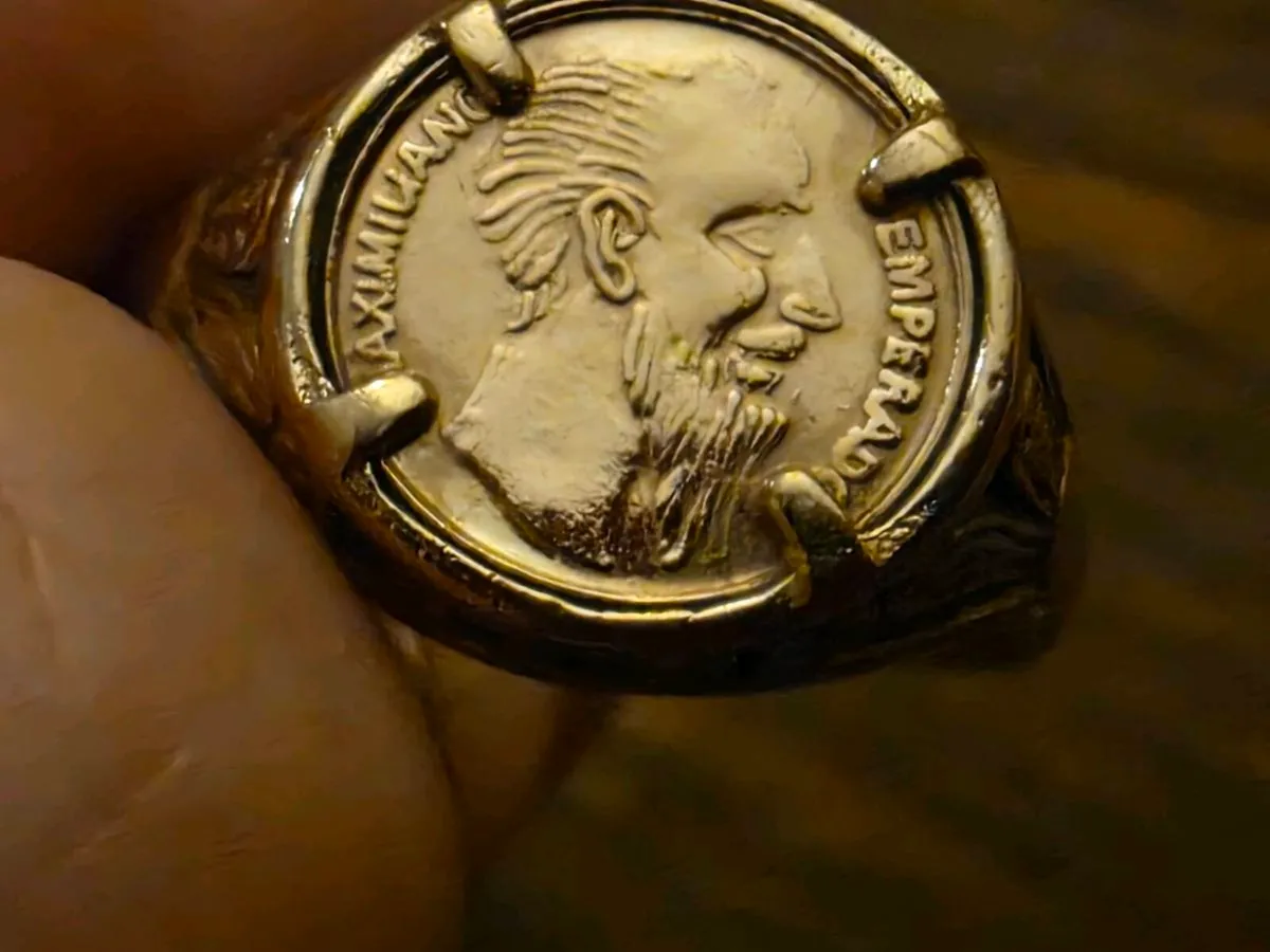 STATEMENT VINTAGE SOVEREIGN, 9CT Gold Chunky Ring - Image 4