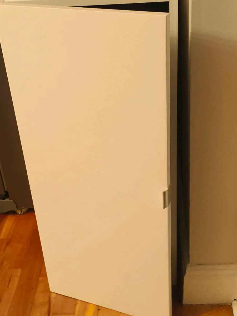 New bathroom, what ever use ,3 ft high by 16 inc - Image 1