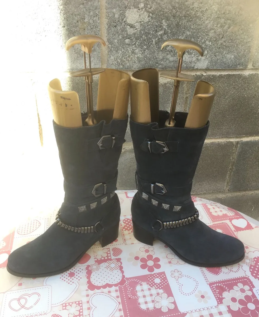 NEW MamZelle Suede Boots, Size 41 - Image 1