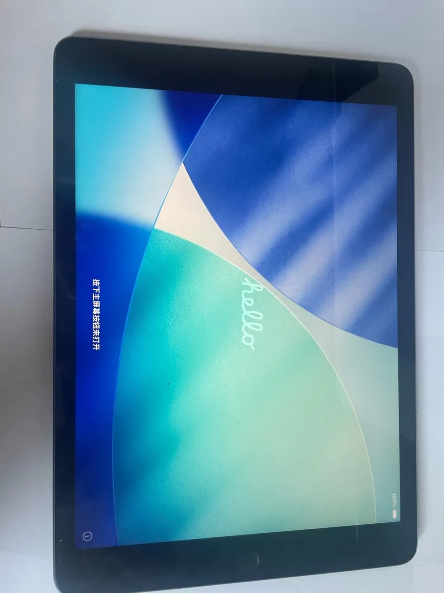 iPad and Apple Pencil - Image 1