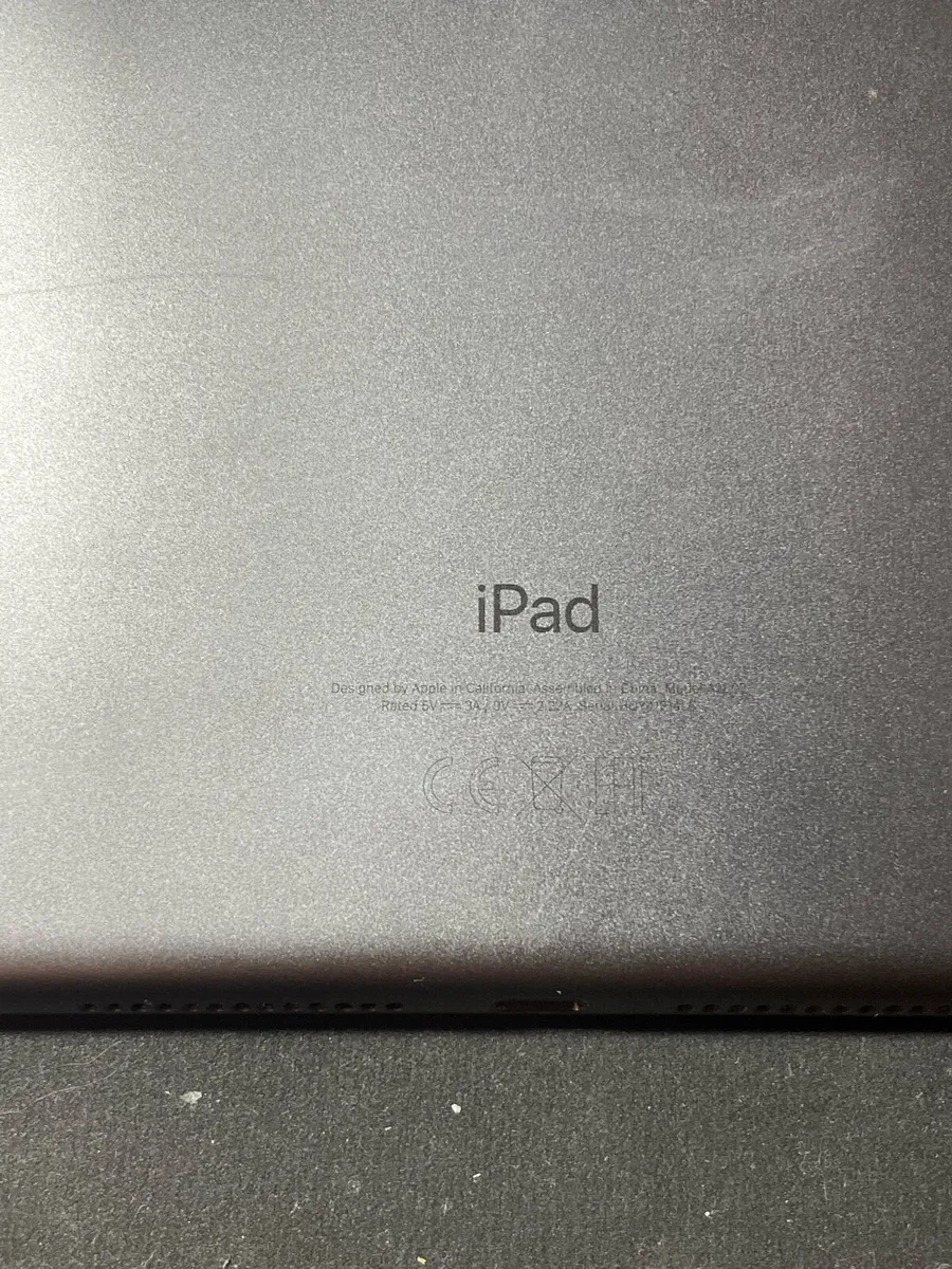 iPad and Apple Pencil - Image 3