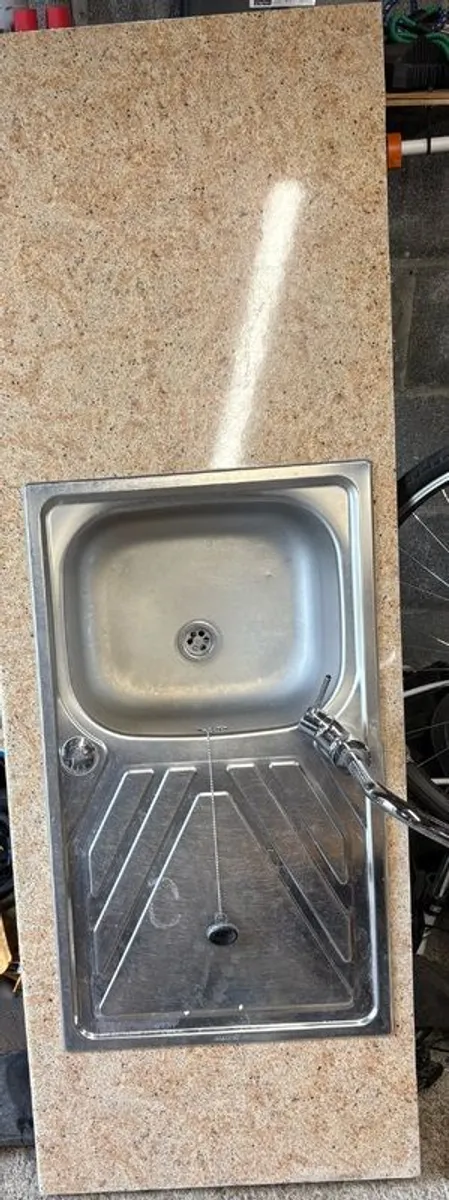 kitchen sink tap and worktop - Image 1