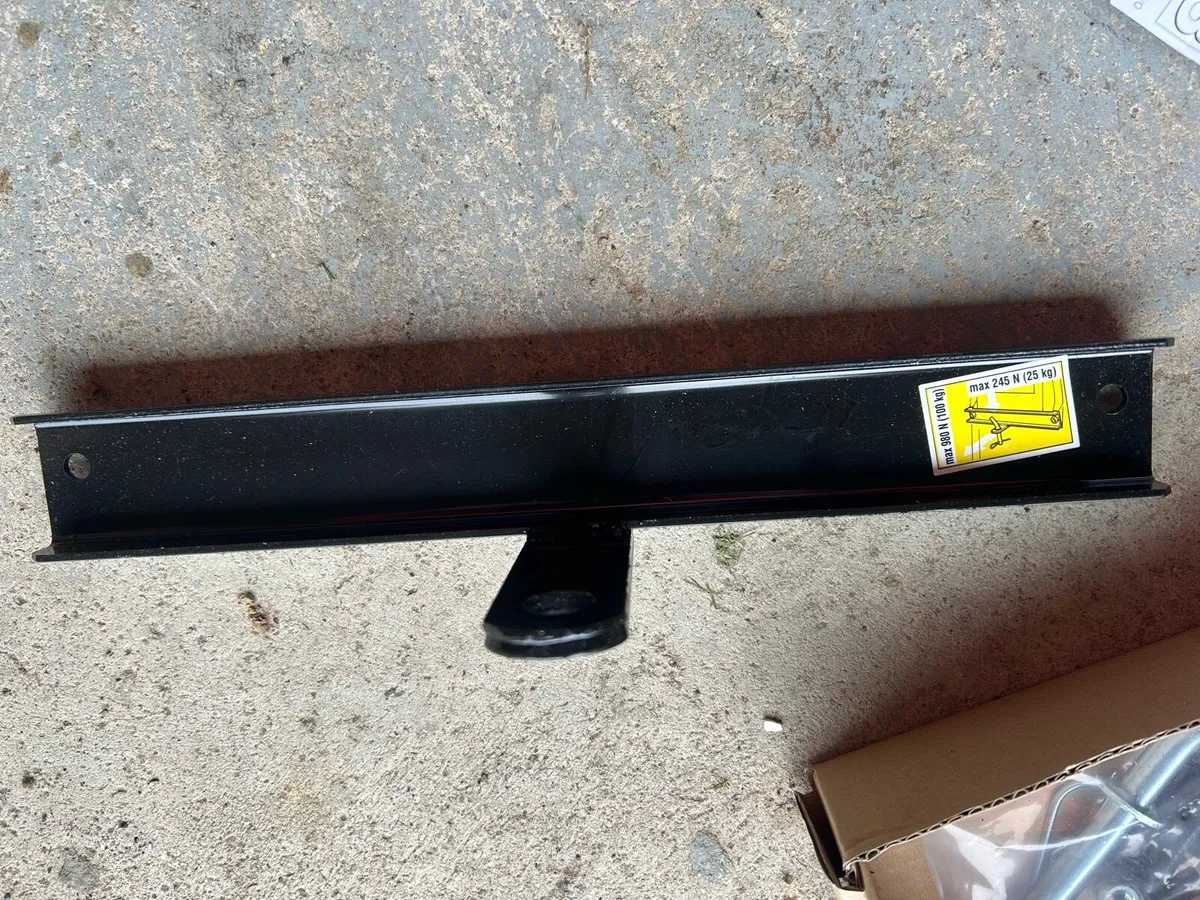 Castlegarden lawnmower hitch kit - Image 3