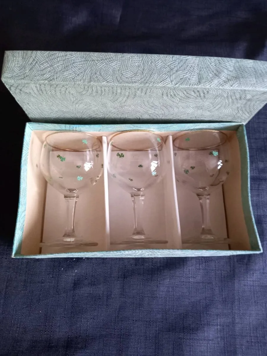 3 Shamrock Design Wine Glasses - Image 2