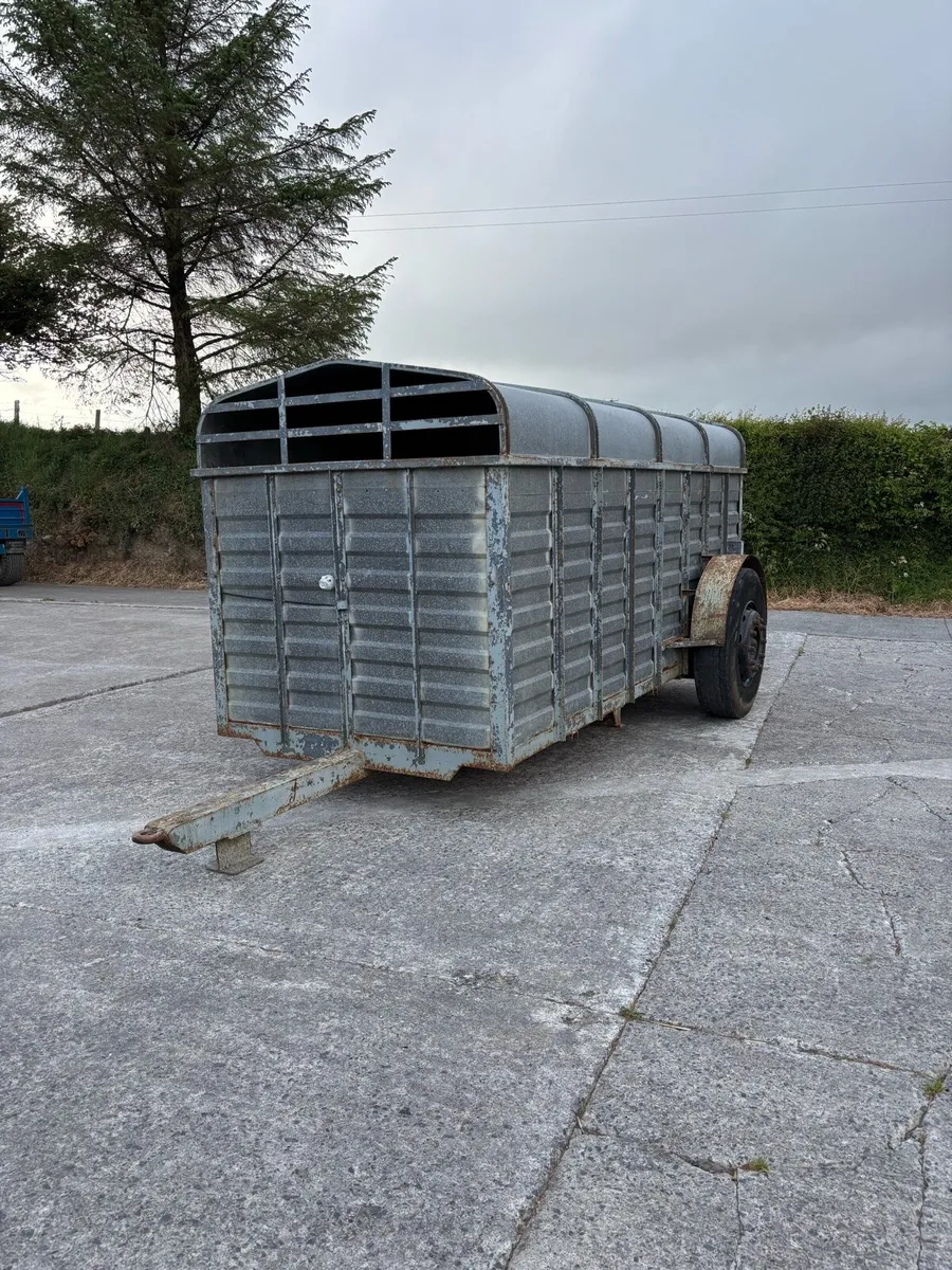 Cattle trailer - Image 1