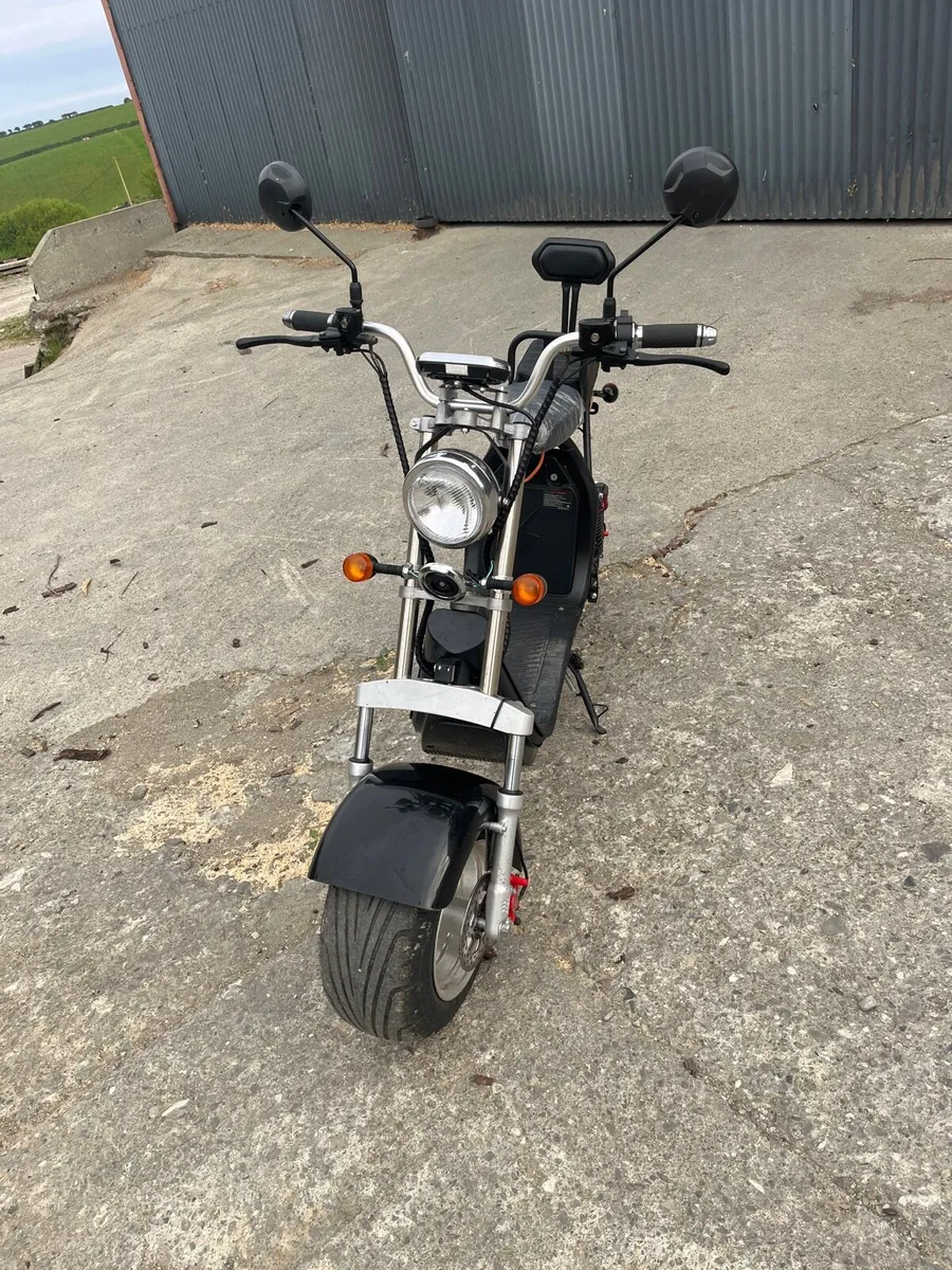 Electric scooter - Image 2