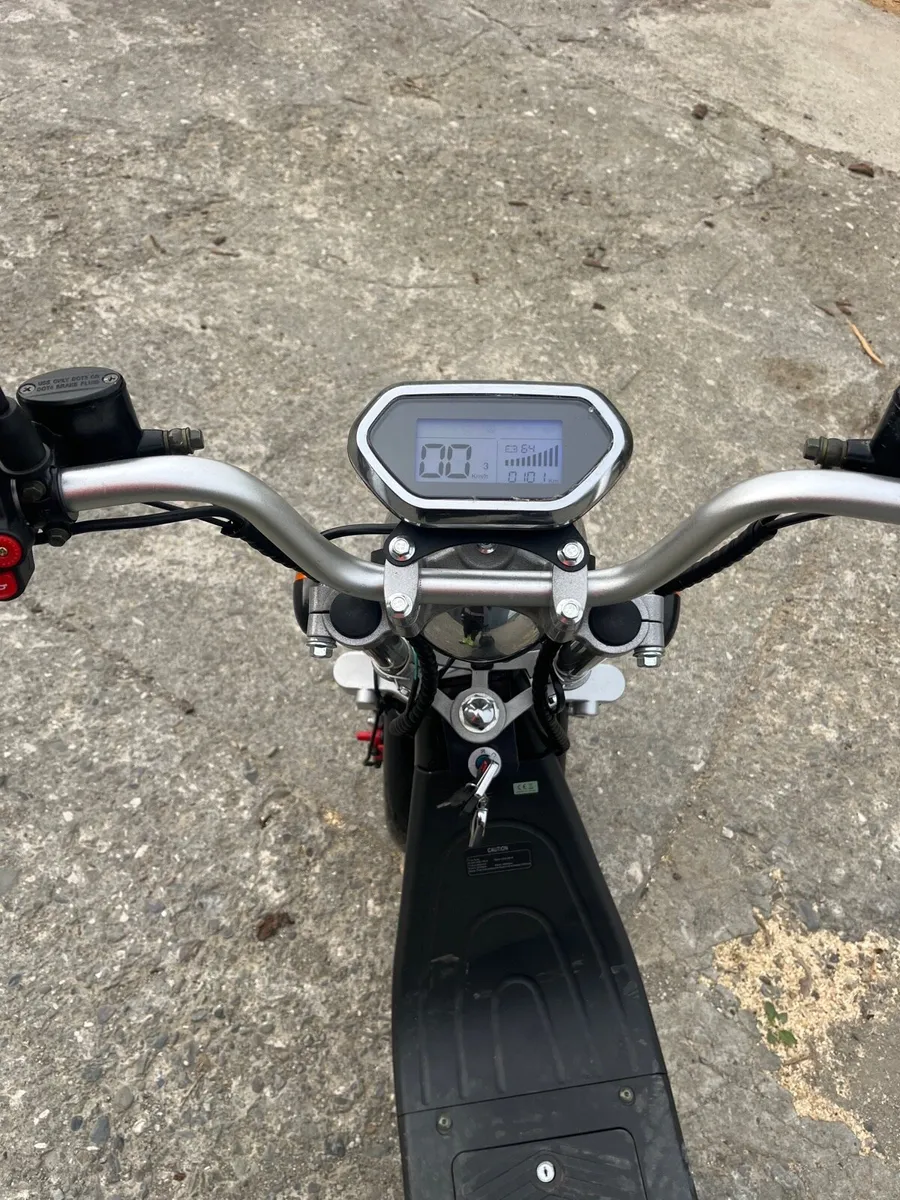 Electric scooter - Image 4