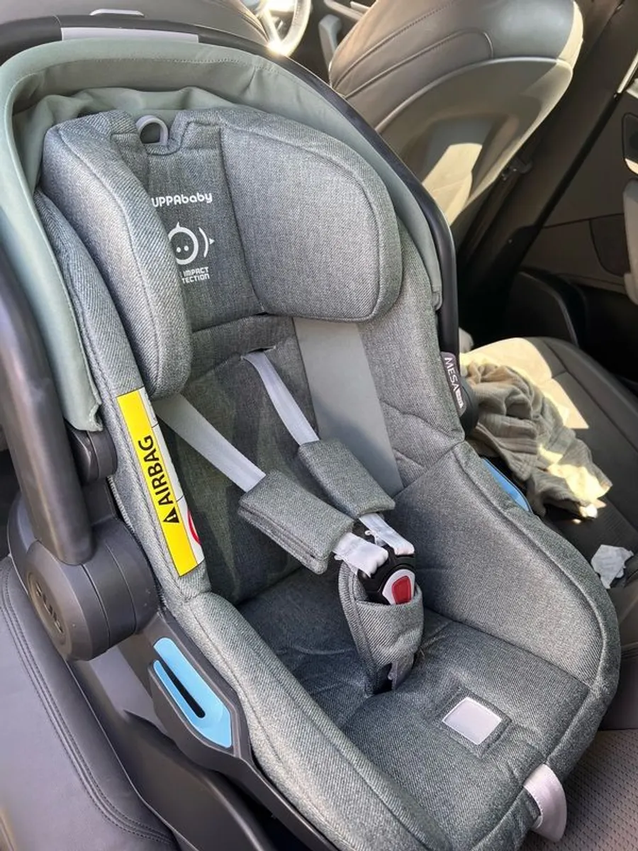Uppababy Car seat and base - Image 2