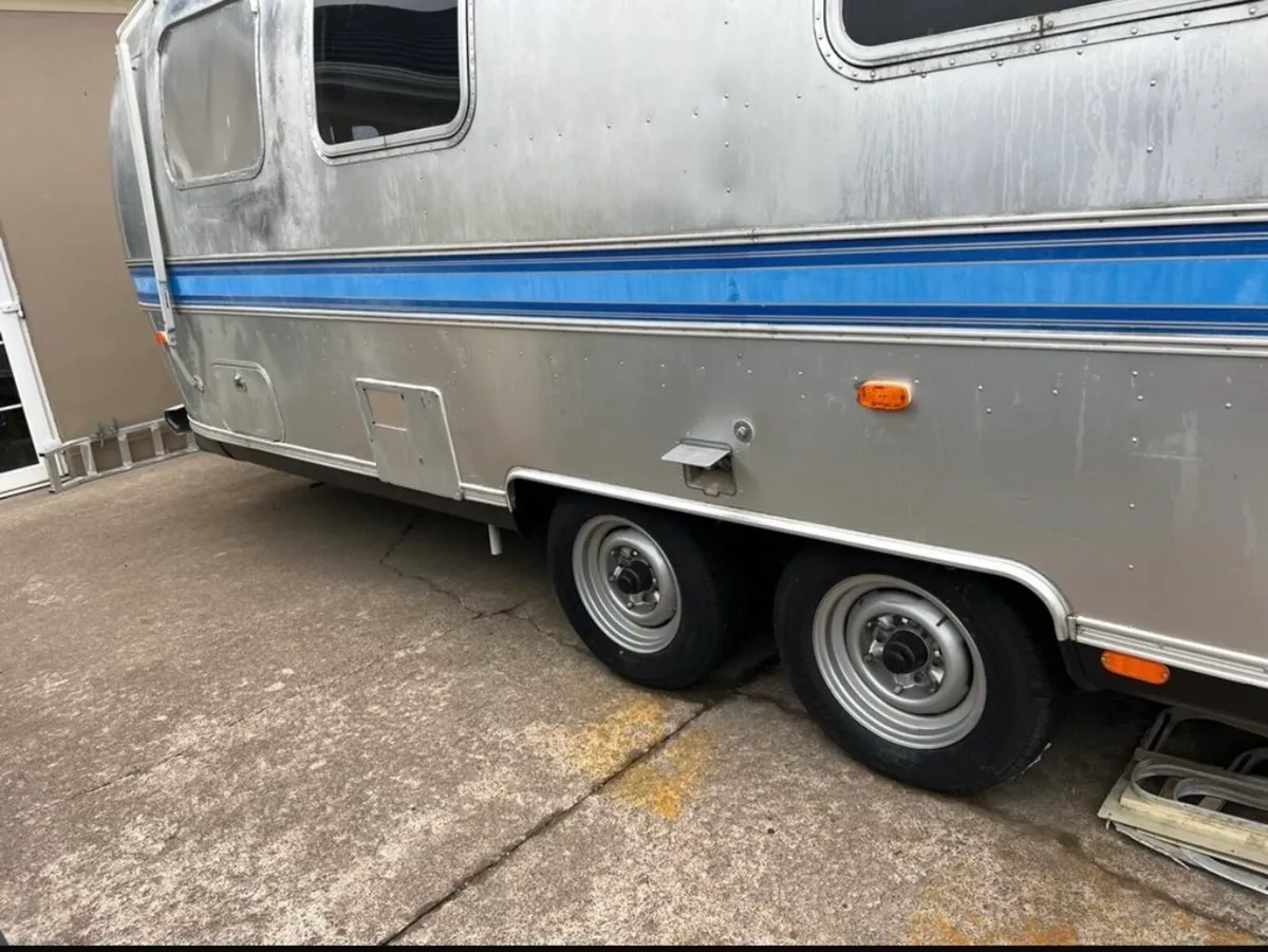 AIRSTREAM  CARAVAN - Image 3