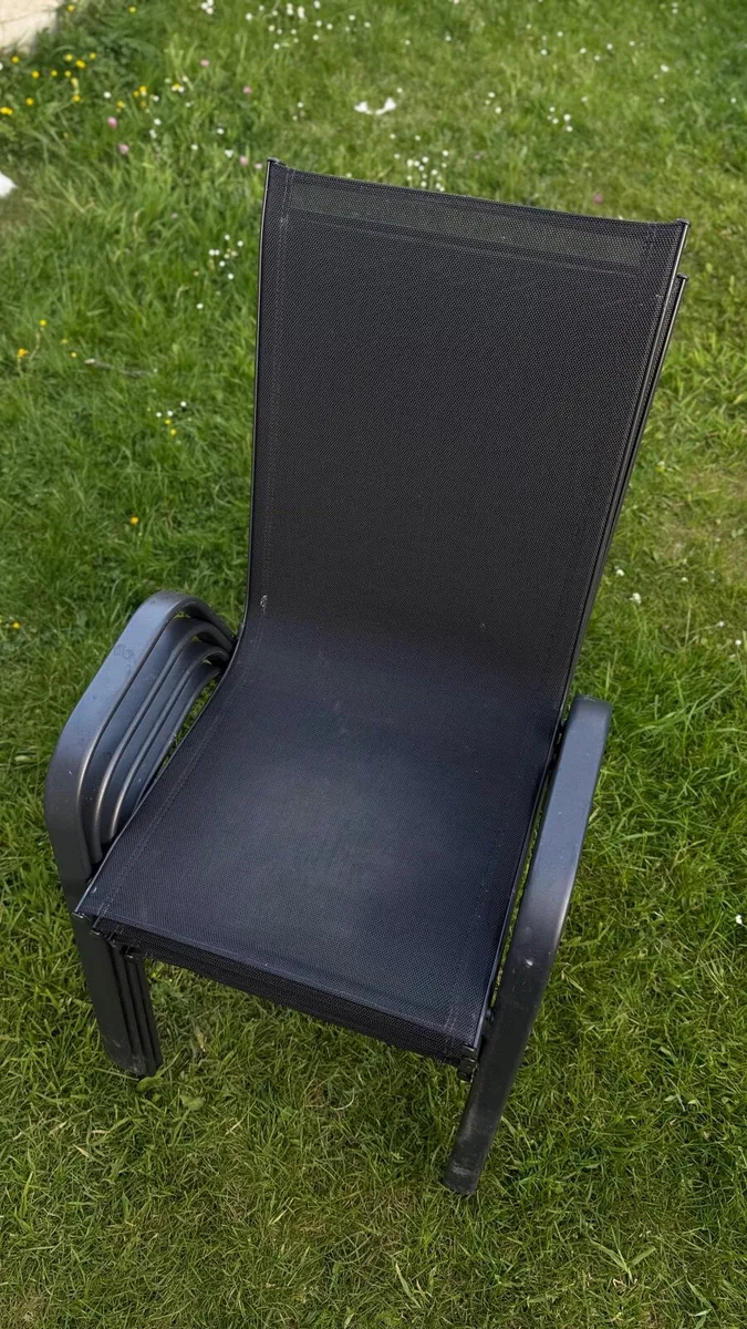Chair garden - Image 2