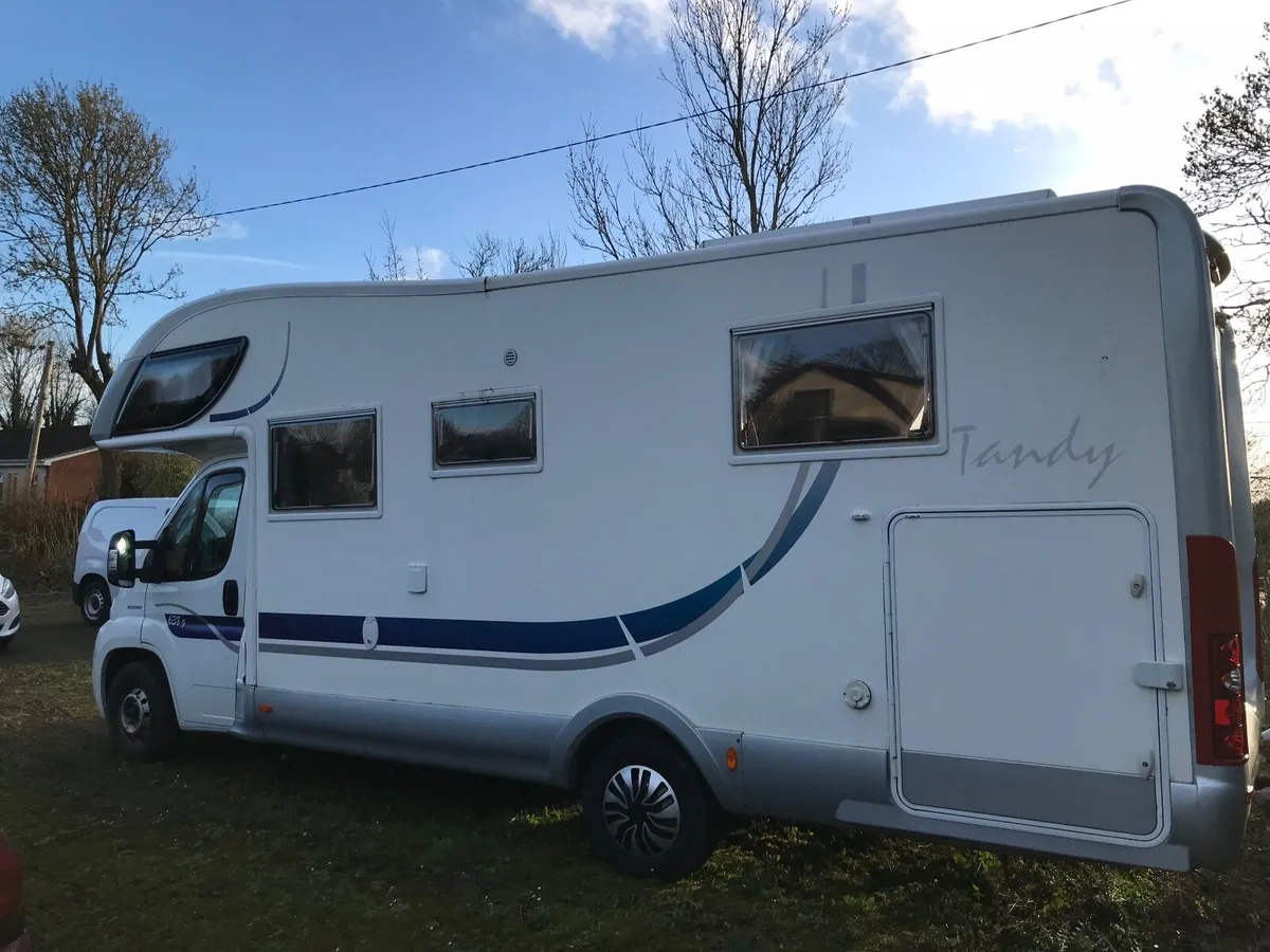 Motor home - Image 1