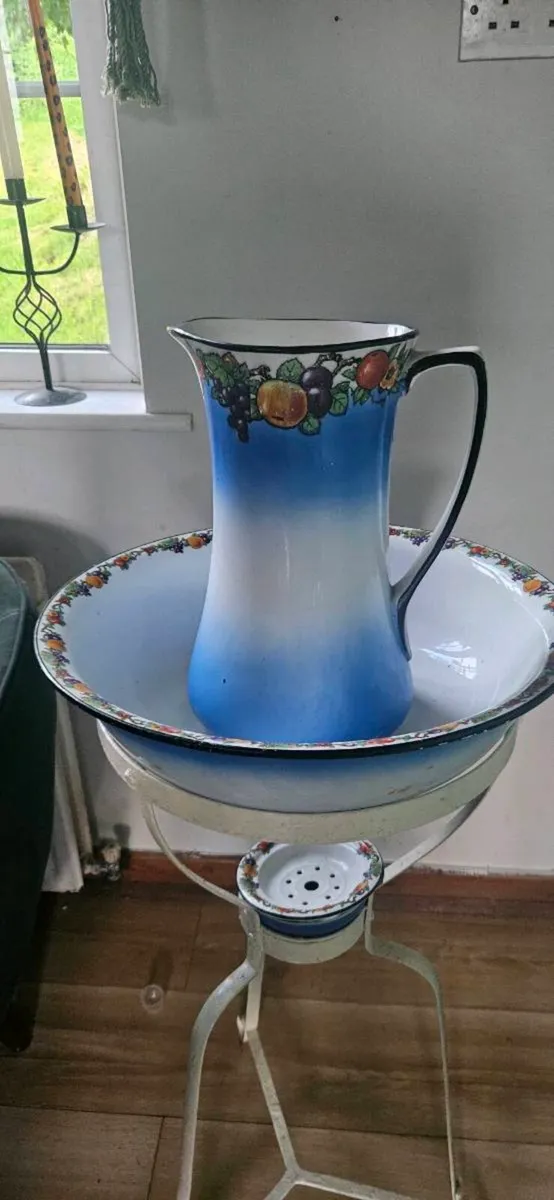 Antique Washbasin .Jug and Stand - Image 1