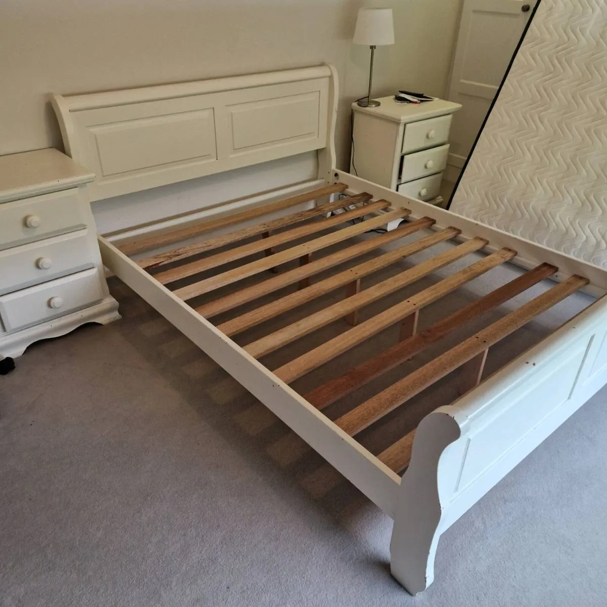 Bed frame and lockers King size - Image 4