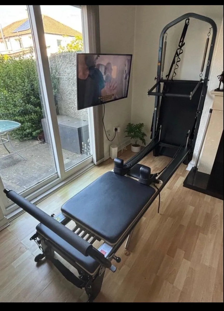 Reformer Pilates machine - Image 1