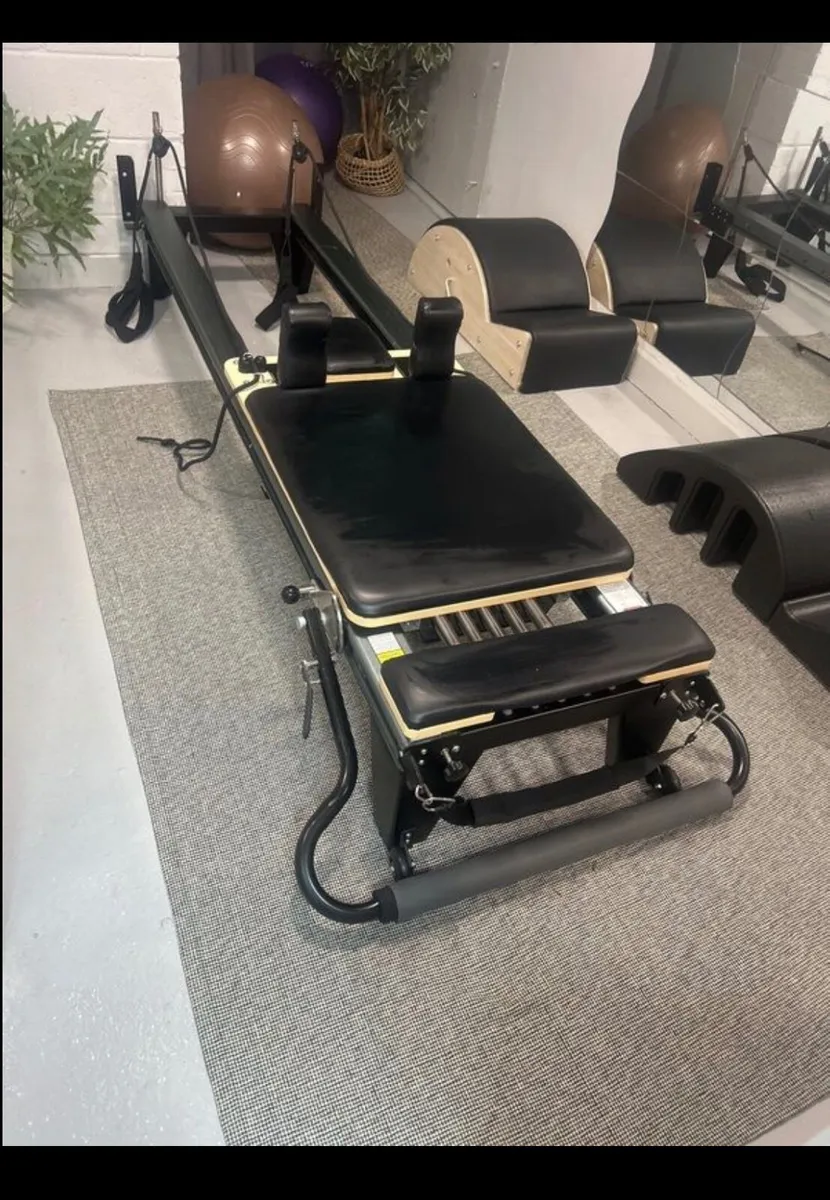 Reformer Pilates machine - Image 2