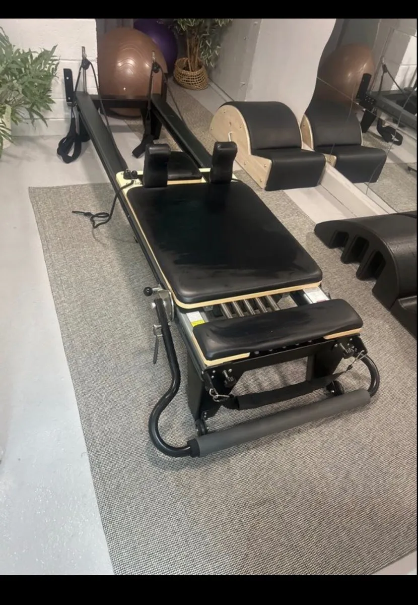 Reformer Pilates machine - Image 3