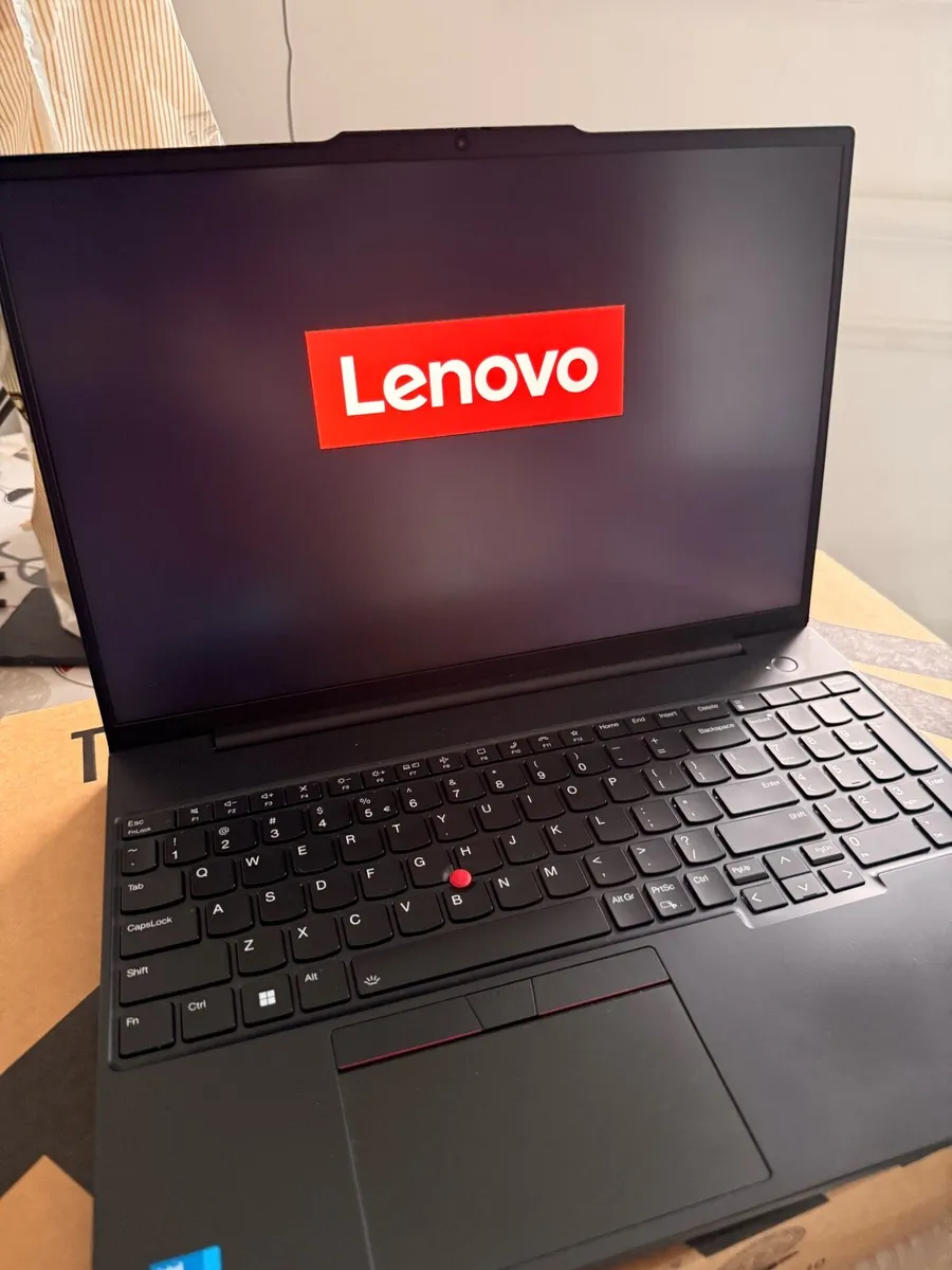 Lenovo ThinkPad E16 Gen1 Custom - Image 3