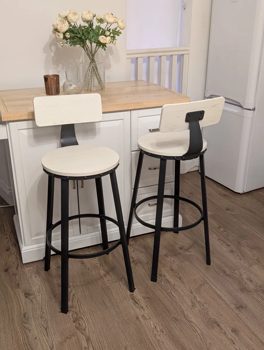 Kitchen Island on wheels - Image 3