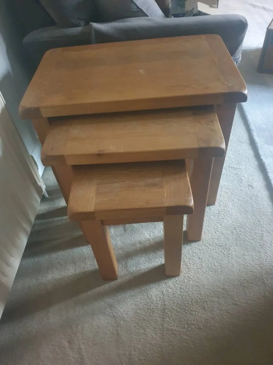 Nest of oak tables - Image 1