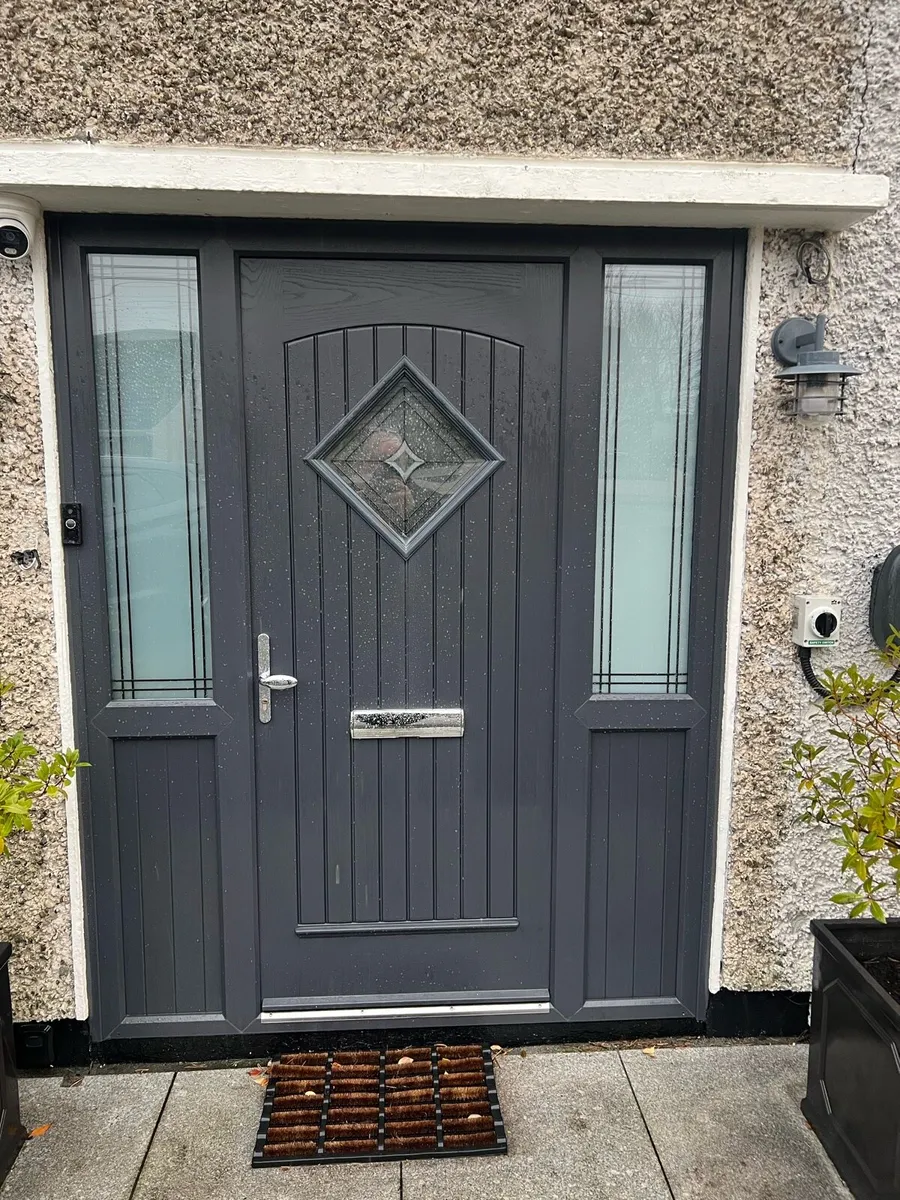 Palladio front door - Image 1