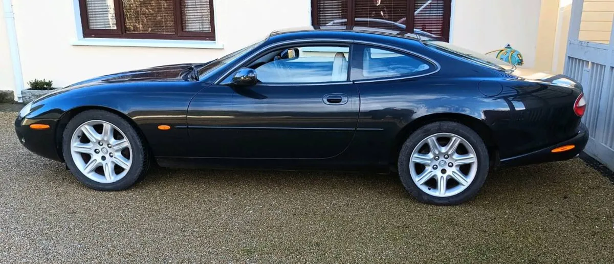 Jaguar Xk8 1996 - Image 2