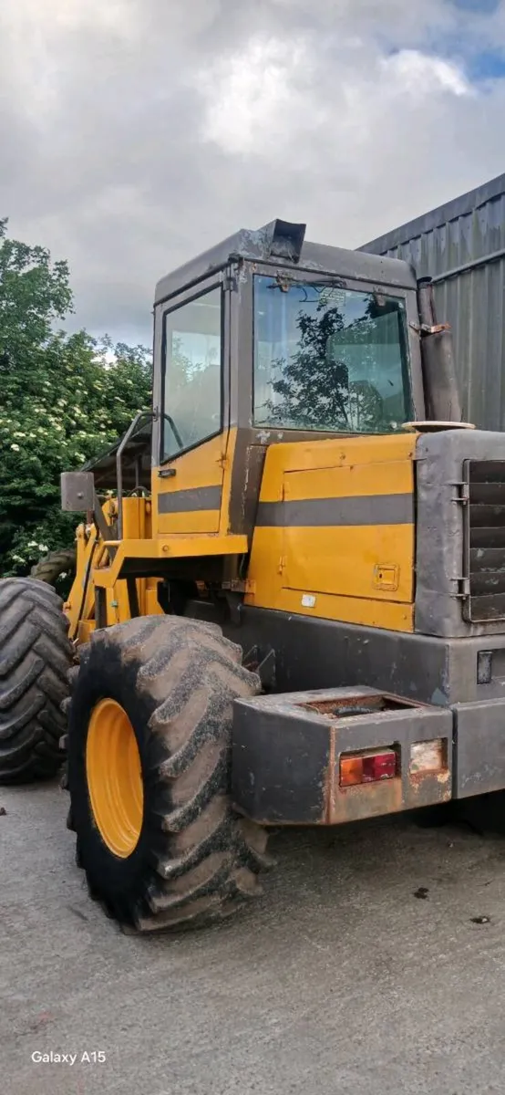 Loading shovel - Image 2