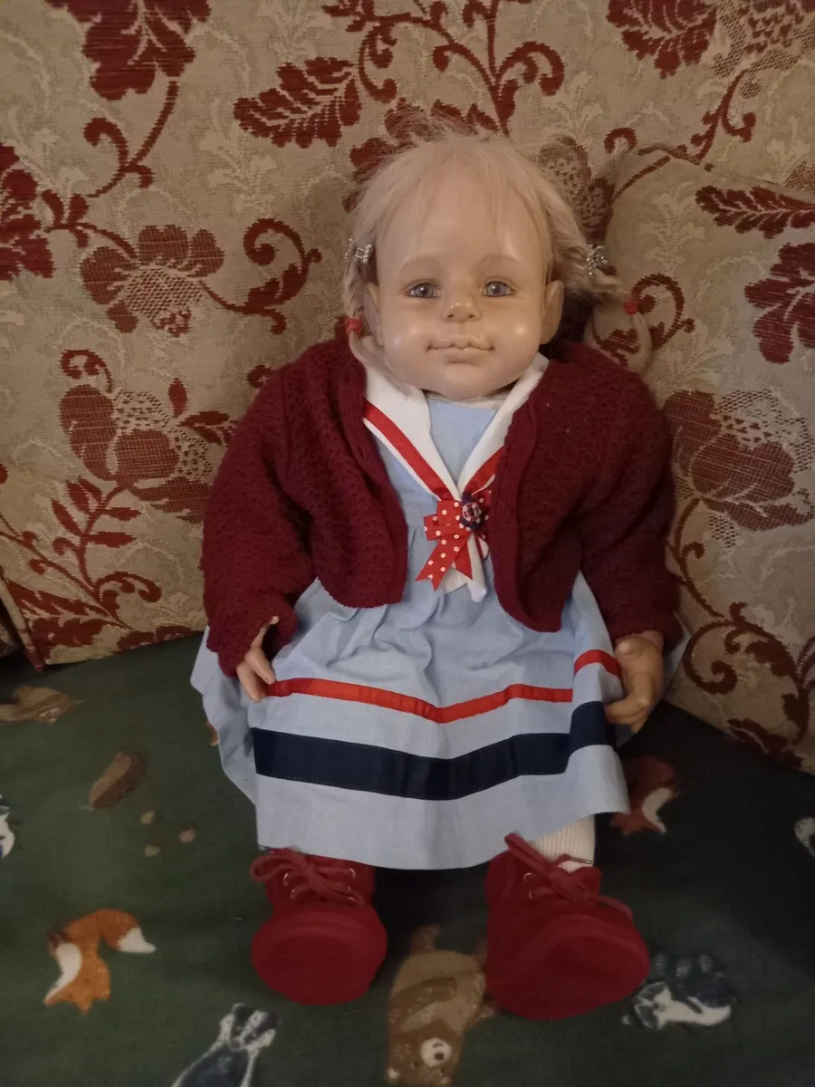 Resin doll - Image 1