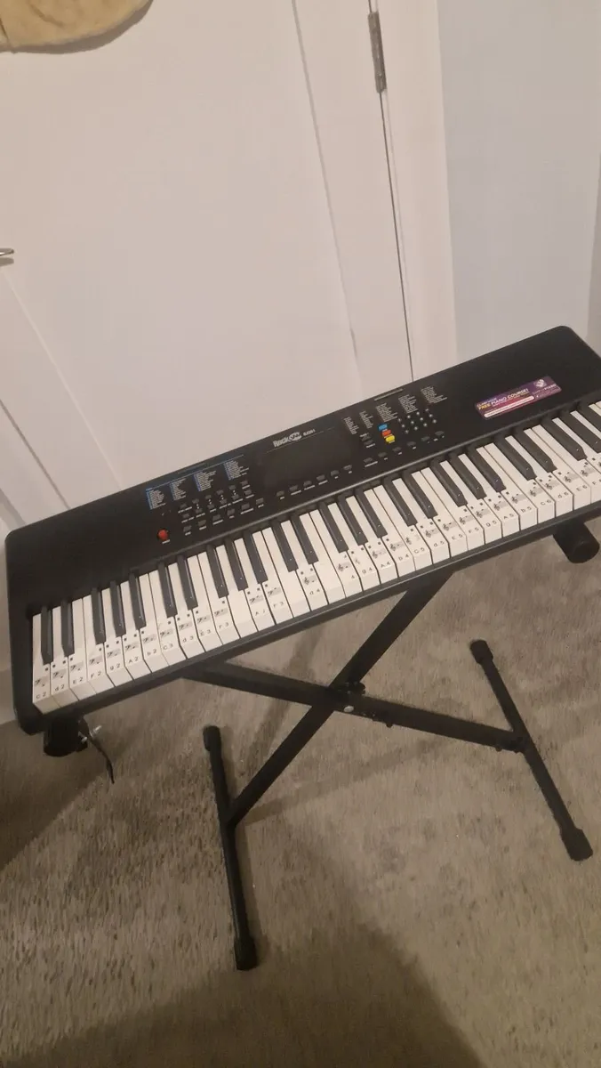 Keyboard and stand - Image 1