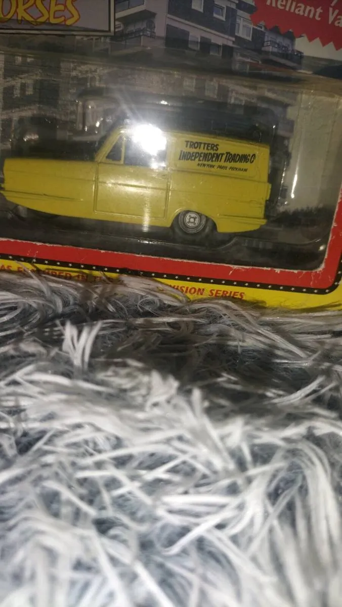 ONLY FOOLS AND HIRSES DIECAST MODEL.. - Image 3