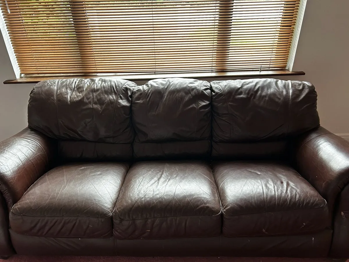 3 seater leather couch and leather arm chair - Image 2